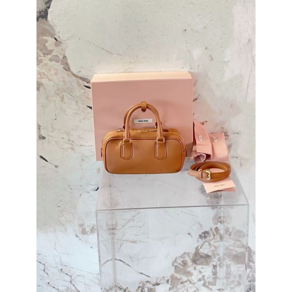 Miu Miu Women Pre-Loved Bag Very Good Condition - Picture 2 of 9